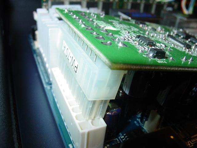 Power supply mount